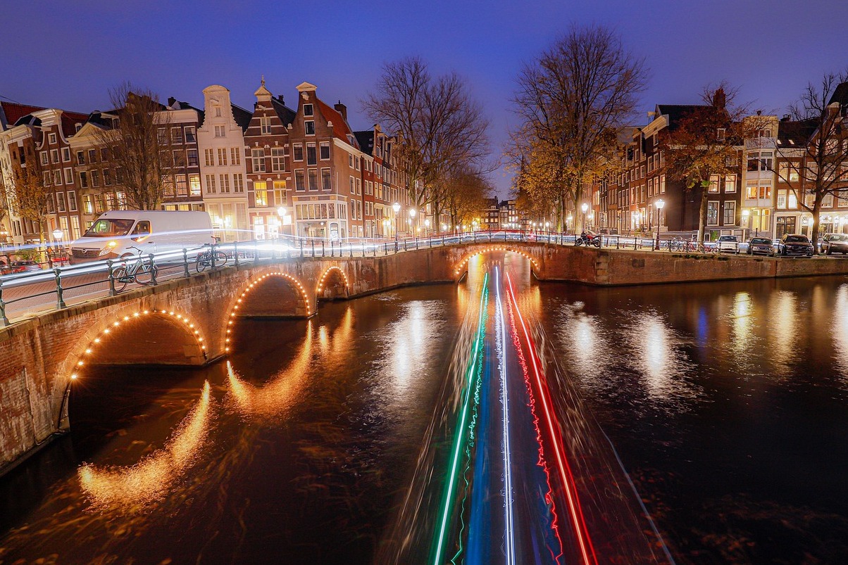 Amsterdam and the Diamonds - Amsterdam | Secret World Trip Planner