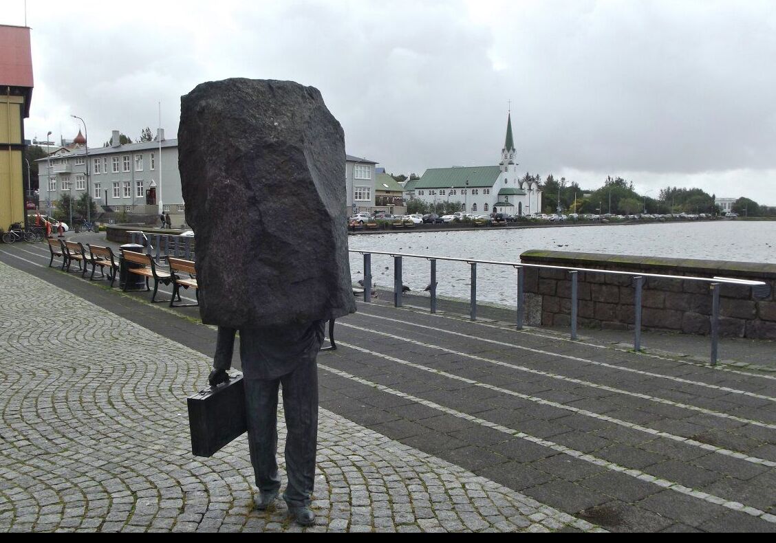 The unknown official statue — Reykjavík