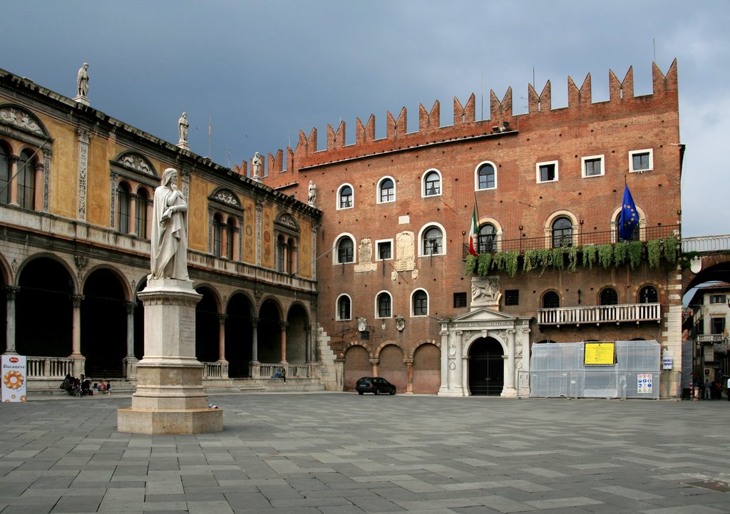Plaza de los Señores - Verona | Secret World Trip Planner