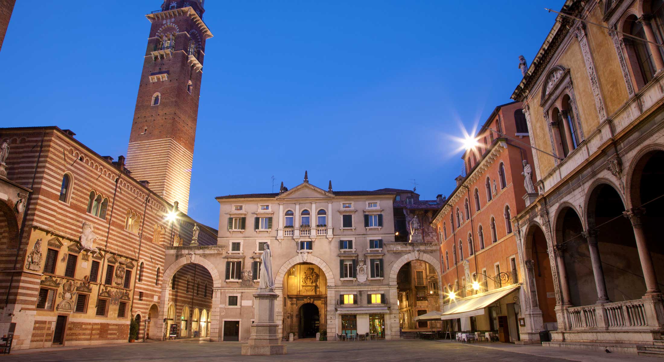 Plaza de los Señores - Verona | Secret World Trip Planner