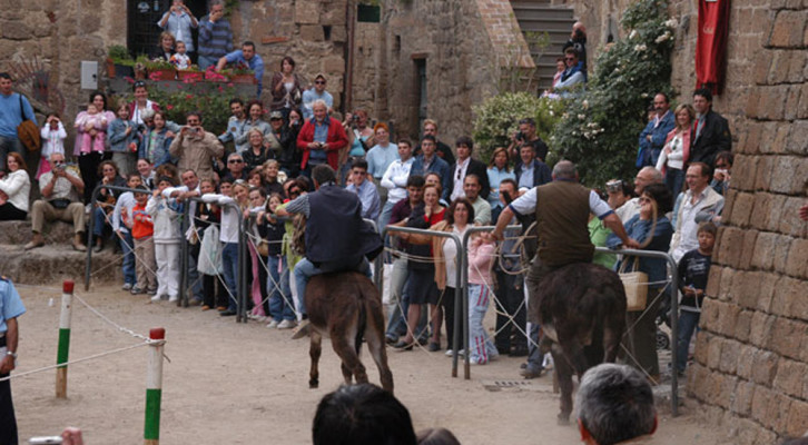 Gara e tonit në Civita Bagnoregio - Civita | Secret World Trip Planner