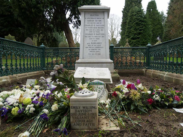 Mémorial Emily Wilding Davison - Carlisle Park | Secret World Trip Planner