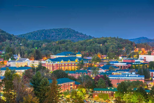 Boone erforschen: Natur, Kultur und Gemeinschaft in North Carolina - Boone | Secret World Trip Planner