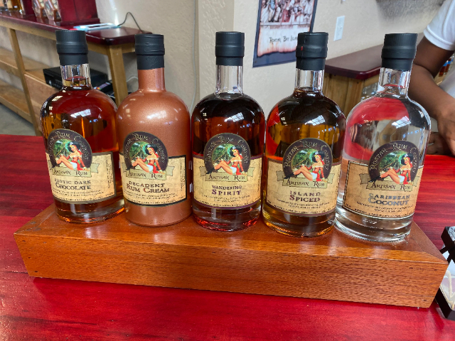 Roatan Rum Gesellschaft - West Bay | Secret World Trip Planner