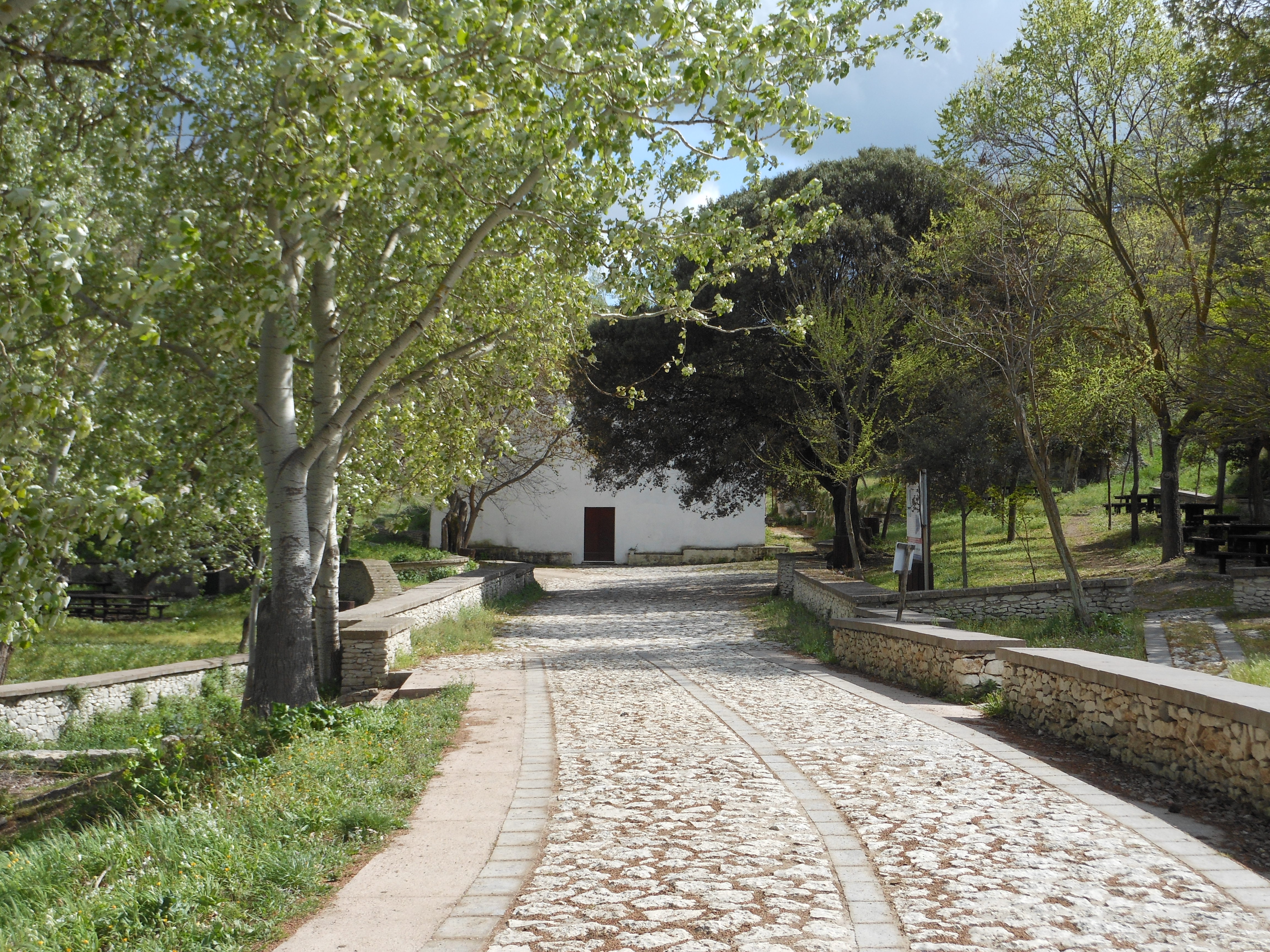Le trésor de Santa Giusta et les quatre crânes gardiens - Chiaramonti | Secret World Trip Planner