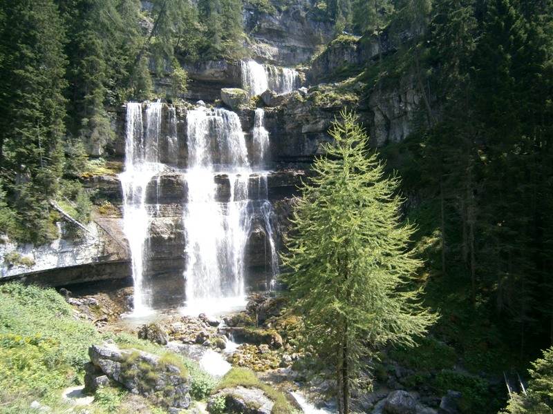 Chutes d'eau de Vallesinella - Madonna di Campiglio | Secret World Trip Planner