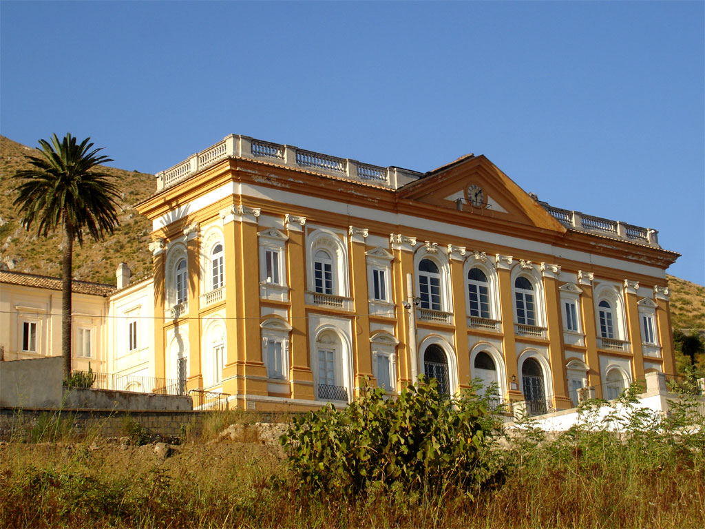 Kiwanda cha hariri cha zamani cha San Leucio - Caserta | Secret World Trip Planner