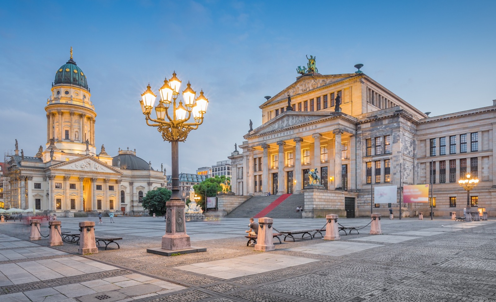 Le Gendarmenmarkt est peut-être la place la plus majestueuse de Berlin. — Berlin