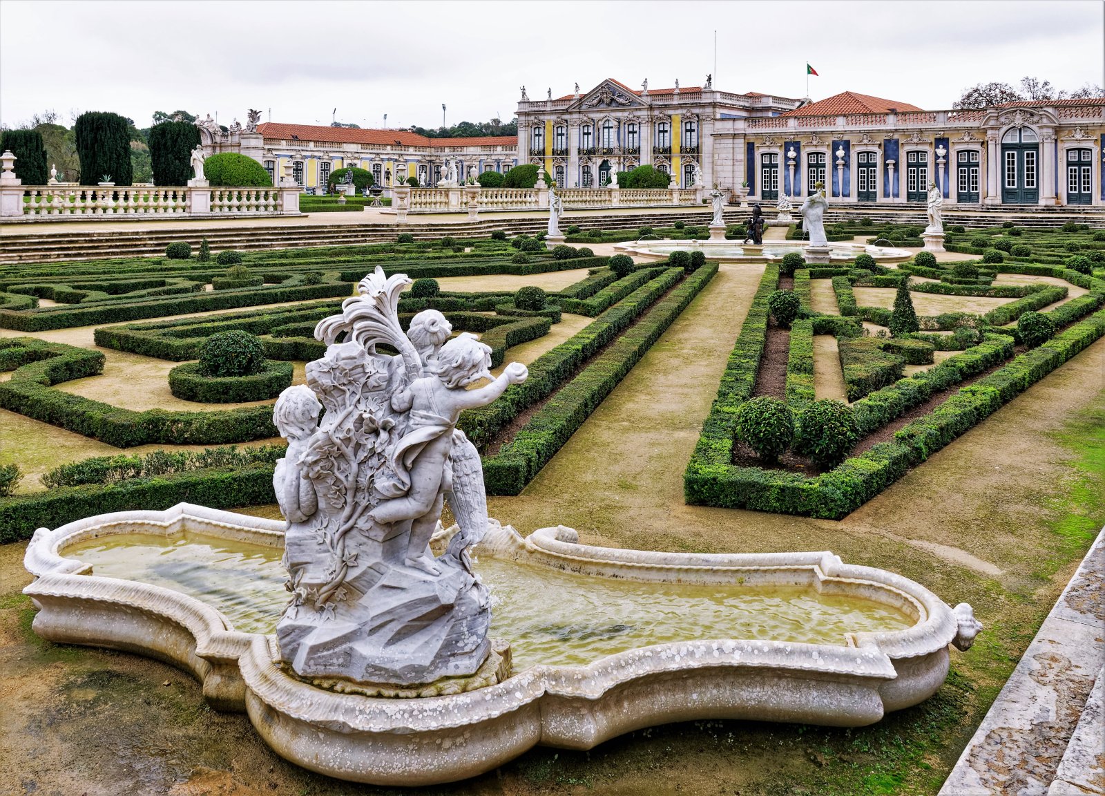 Náisiúnta Pálás Queluz, an Phortaingéil - Queluz | Secret World Trip Planner