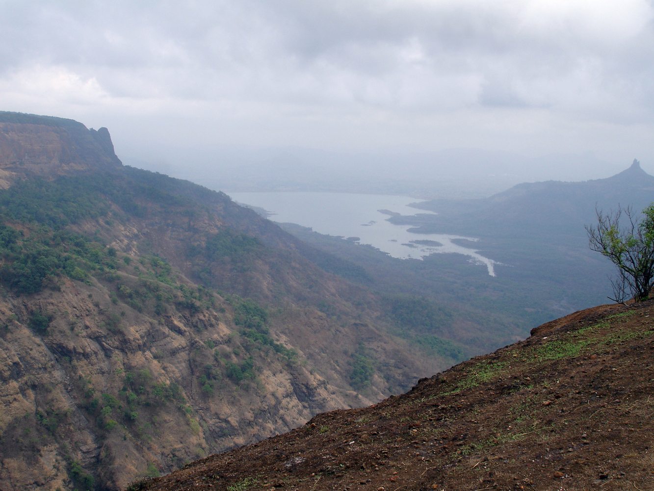 Panorama Point est peut-être le plus beau point de vue sur Matheran. — Matheran