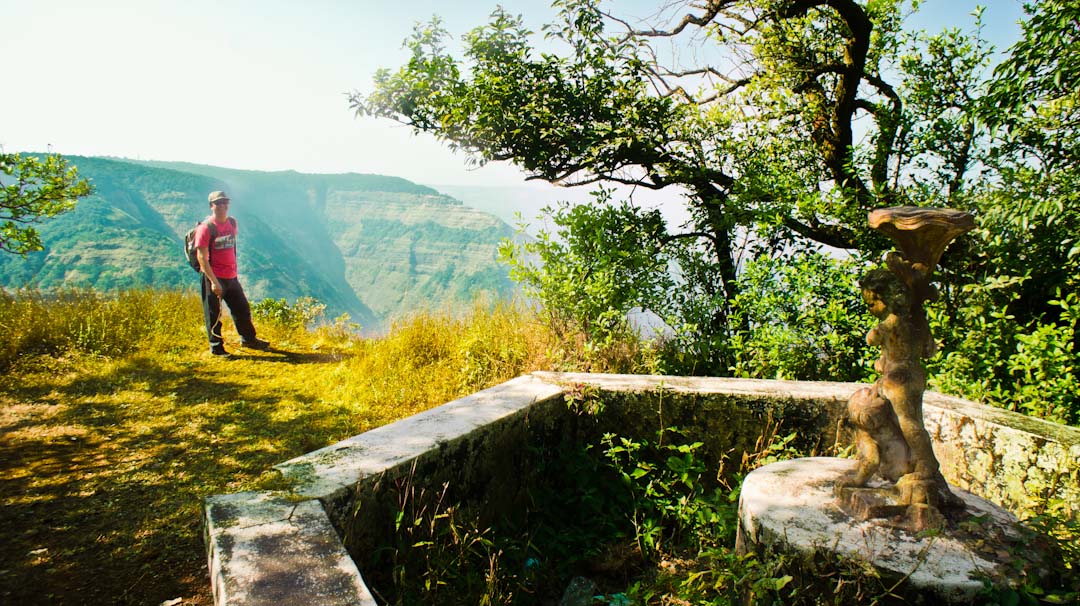 Panorama Point est peut-être le plus beau point de vue sur Matheran. - Matheran | Secret World Trip Planner