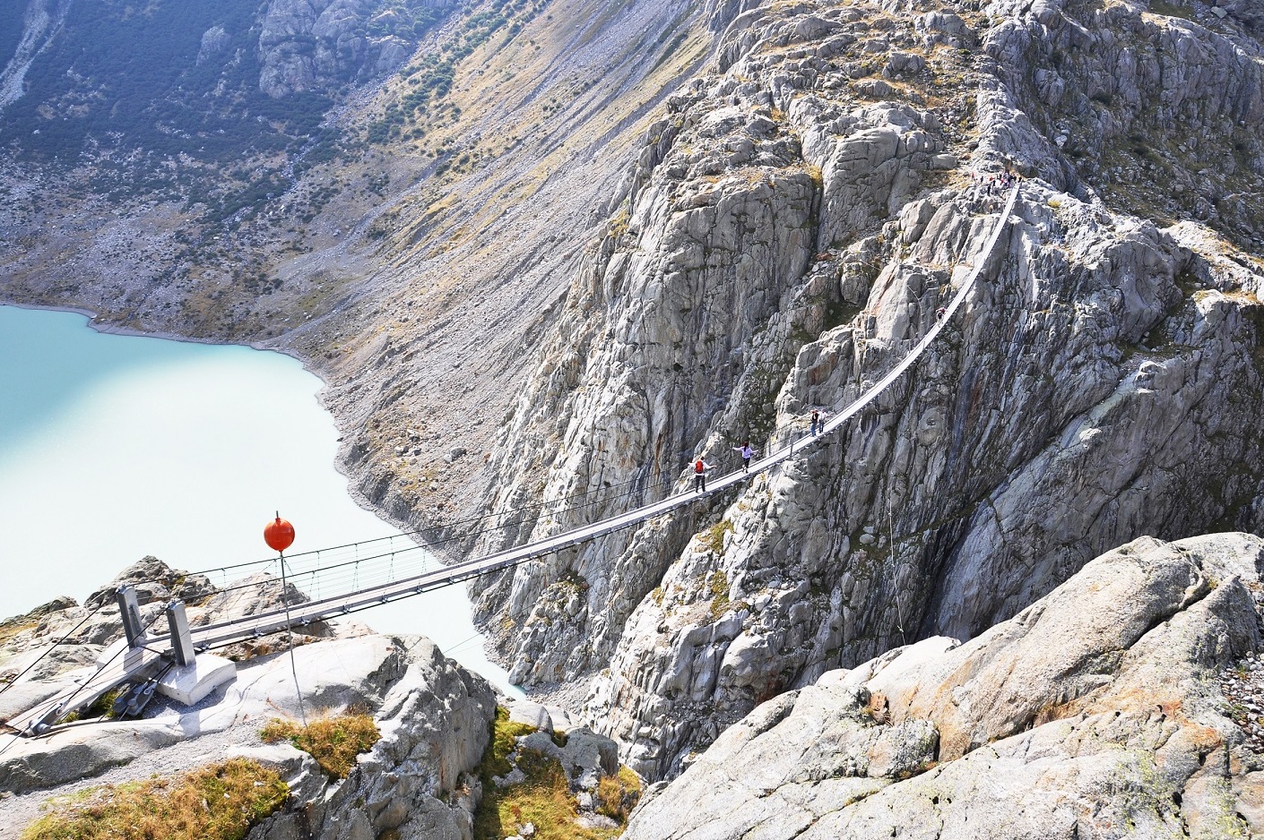 Ponte del Trift nel cuore delle Alpi - Gadmen | Secret World Trip Planner