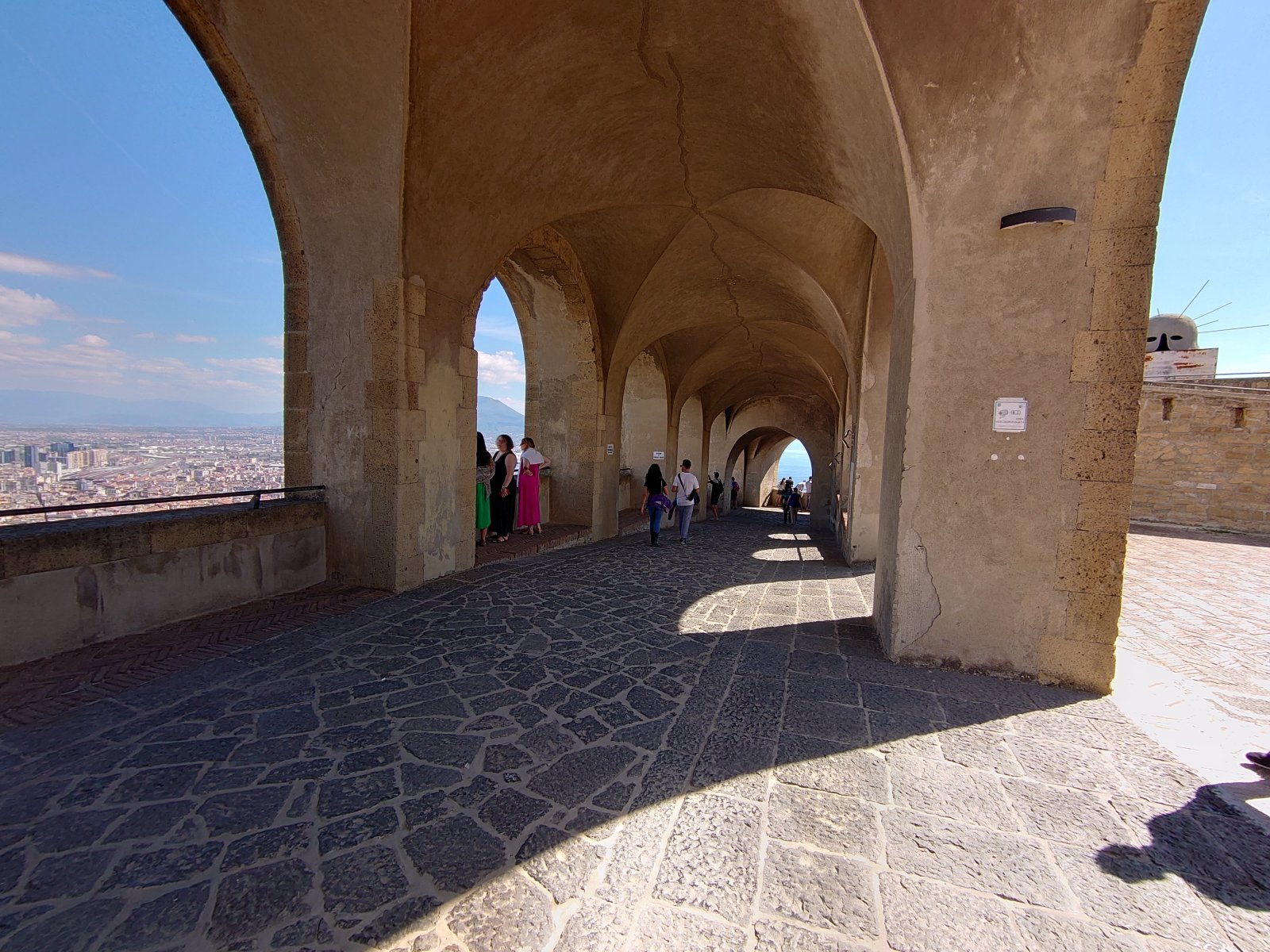 נאפולי והטירות שלה: Castel Santon ' mo  - Napoli | Secret World Trip Planner