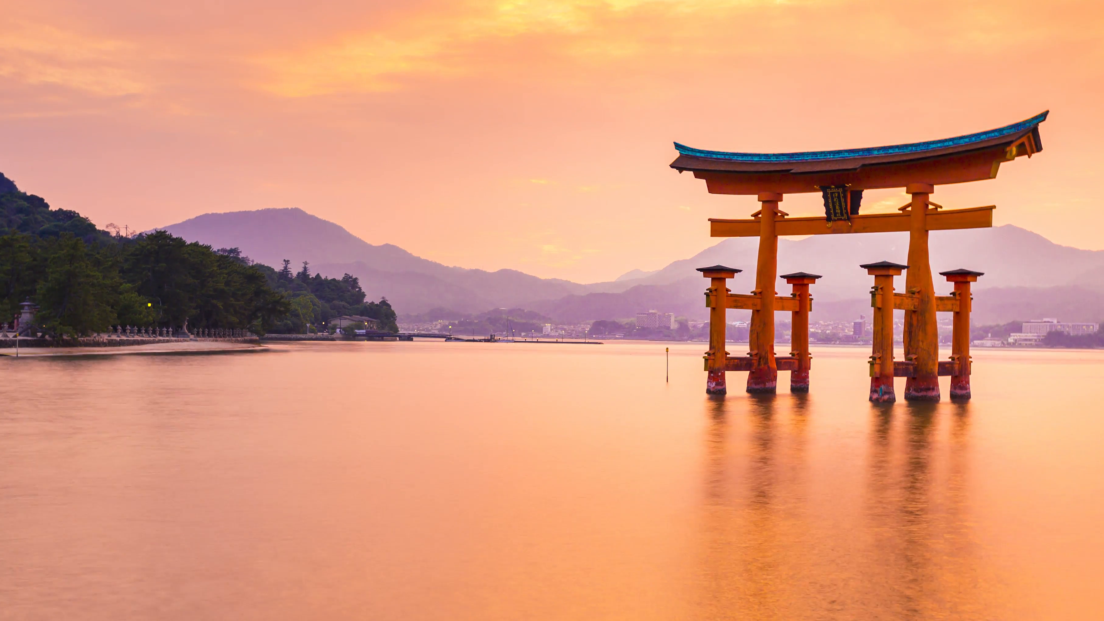 Le sanctuaire séculaire d'Itsukushima sur Miyajima — Hatsukaichi-shi