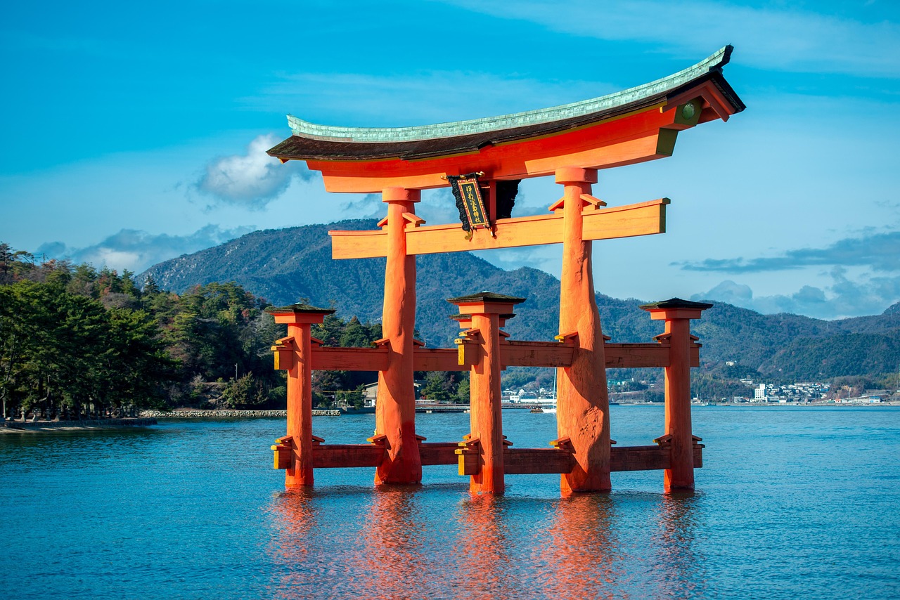 Le sanctuaire séculaire d'Itsukushima sur Miyajima - Hatsukaichi-shi | Secret World Trip Planner
