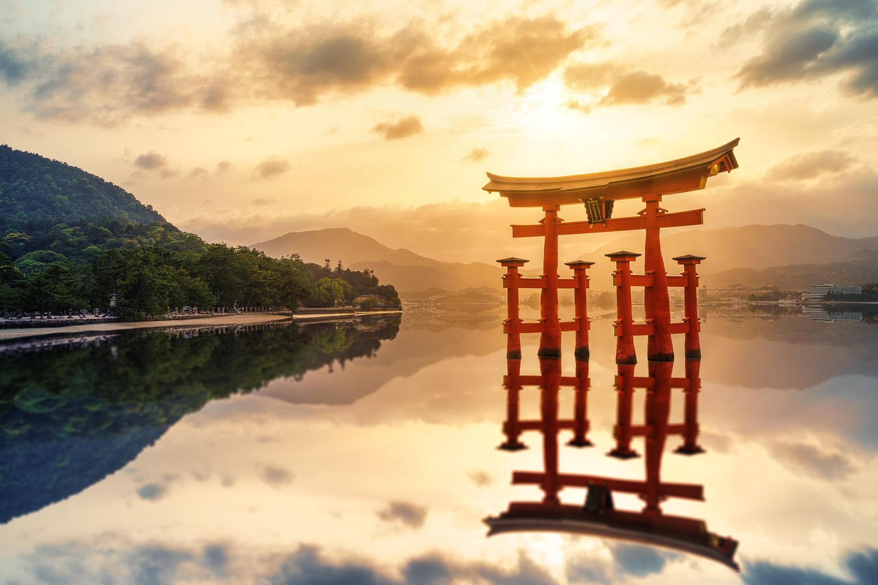 Le sanctuaire séculaire d'Itsukushima sur Miyajima - Hatsukaichi-shi | Secret World Trip Planner