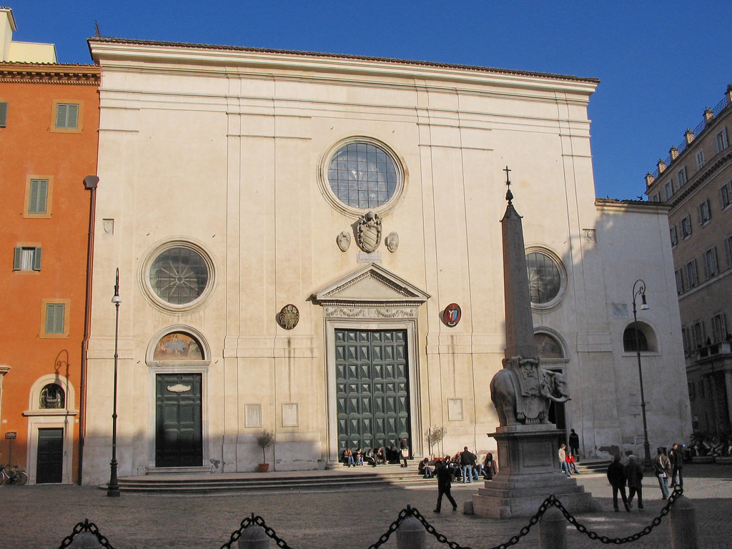 Santa Maria sopra Minerva - Roma | Secret World Trip Planner