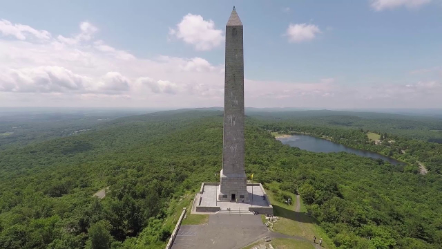 High Point Mountain : Un sommet de beauté naturelle et de vues panoramiques dans le New Jersey - Montague | Secret World Trip Planner