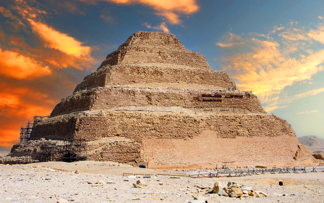 Stufenpyramide des Djoser - Al Giza Desert | Secret World Trip Planner
