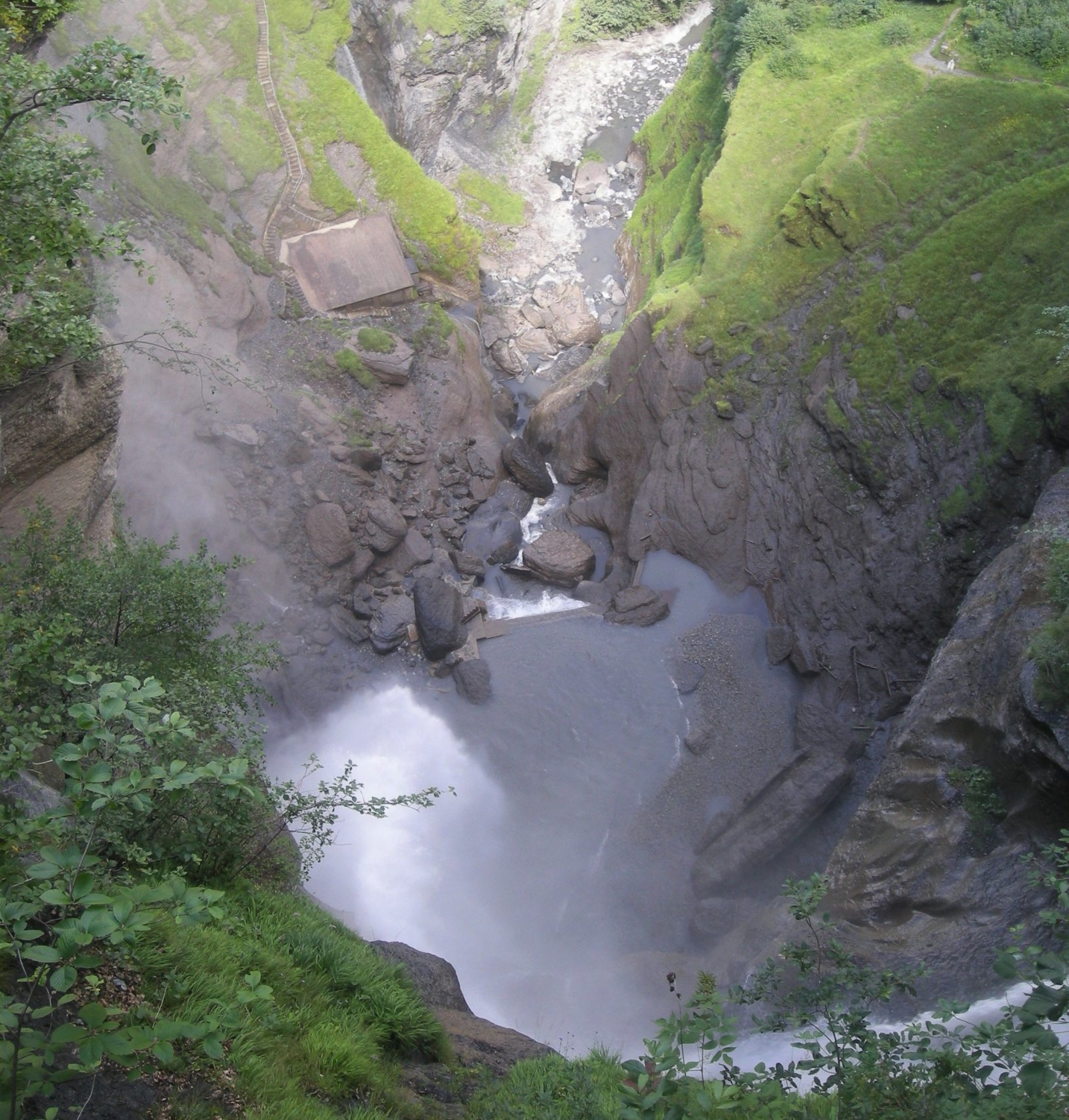 Reichenbach Falls: υπέροχοι καταρράκτες στο δικαστήριο του Sherlock Holmes - Schattenhalb | Secret World Trip Planner