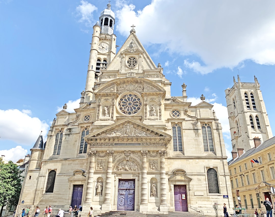 چرچ سینٹ-Étienne-ڈو-مونٹ | پیرس - Paris | Secret World Trip Planner