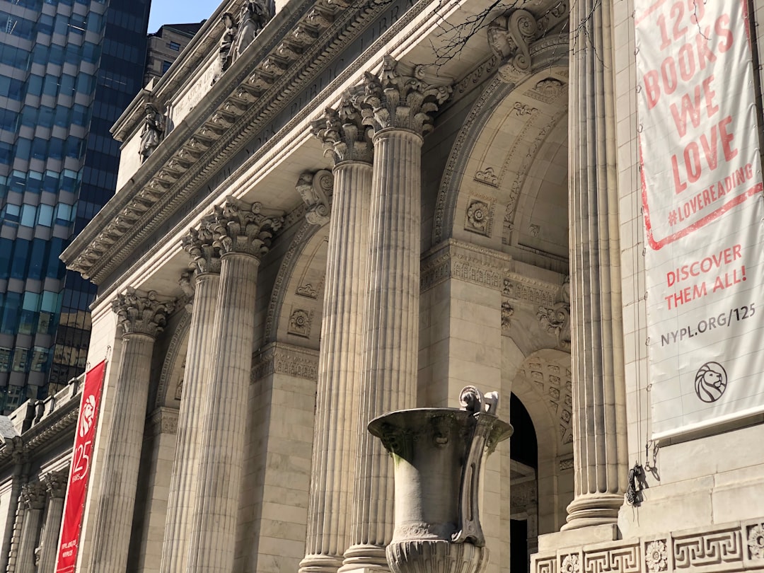 An Nua-Eabhrac Leabharlann Poiblí (NYPL) - New York | Secret World Trip Planner