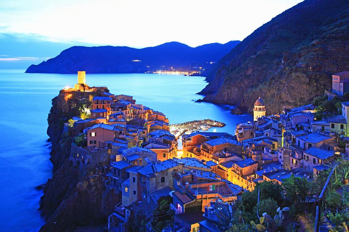 Vernazza : Une des cinq belles villes des Cinque Terre - Vernazza | Secret World Trip Planner