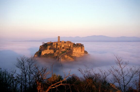 Civita di Bagnoregio surev linn - Civita | Secret World Trip Planner
