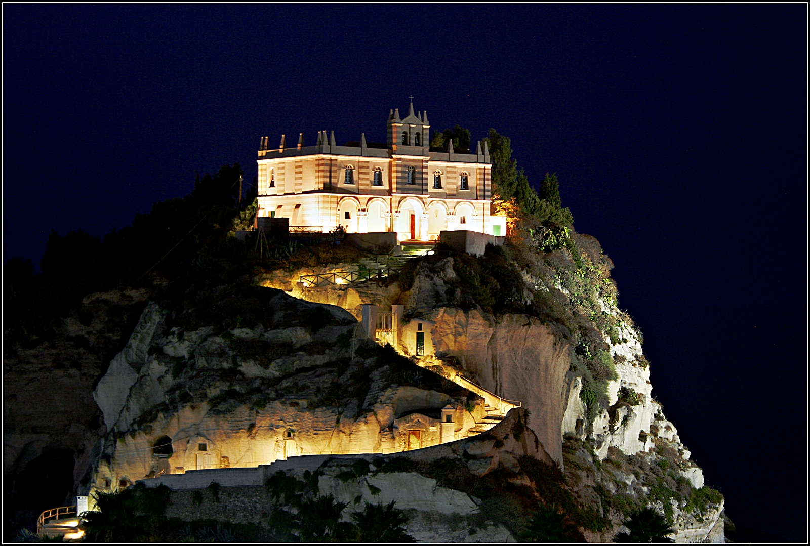 द्वीप की एस मारिया - Tropea | Secret World Trip Planner