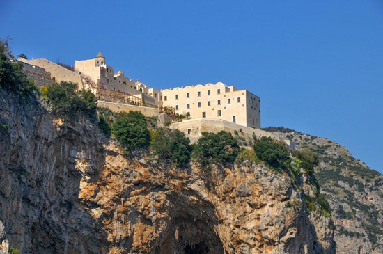 Samostan Santarosa u Limi - Conca dei Marini | Secret World Trip Planner