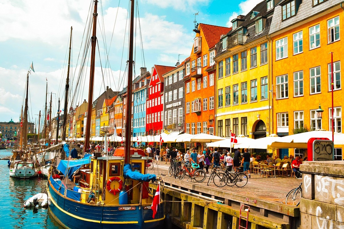 Nyhavn est un magnifique quartier portuaire de Copenhague - København | Secret World Trip Planner