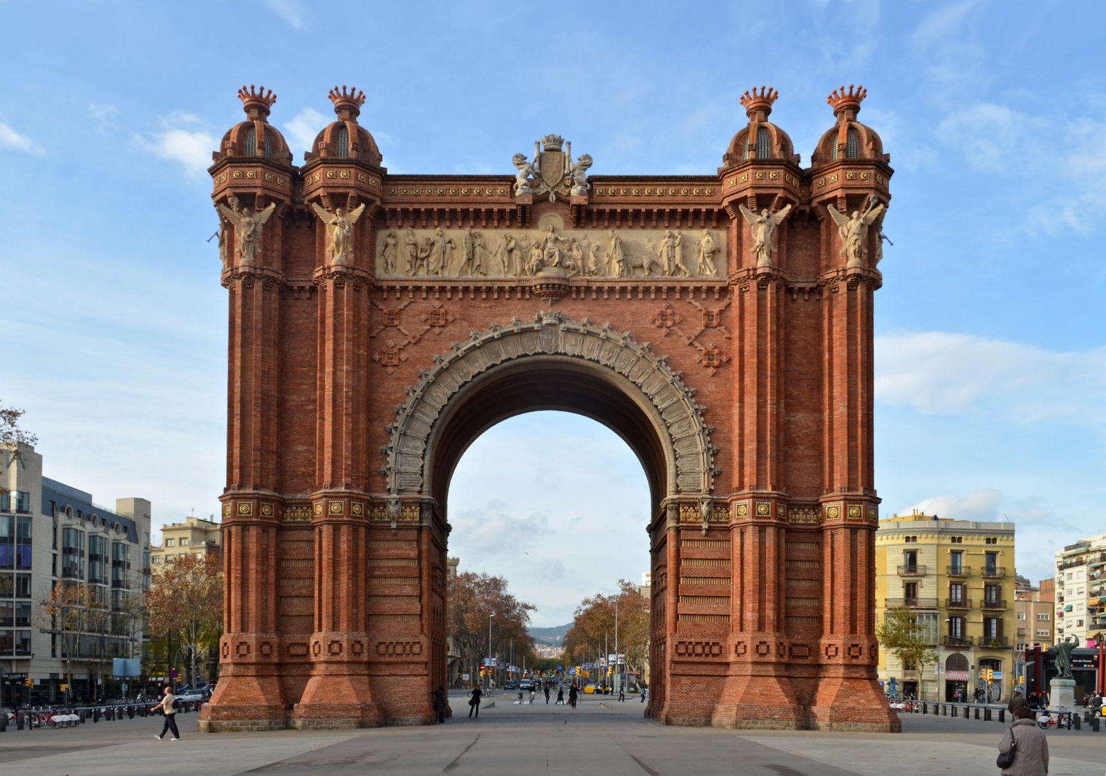 Barcelona| Arc de Triumf de l'arquitecte Josep Vilaseca.  - Barcelona | Secret World Trip Planner
