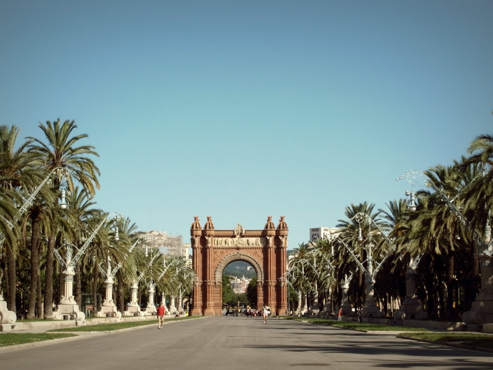 Barcelona| Arc de Triumf de l'arquitecte Josep Vilaseca.  - Barcelona | Secret World Trip Planner