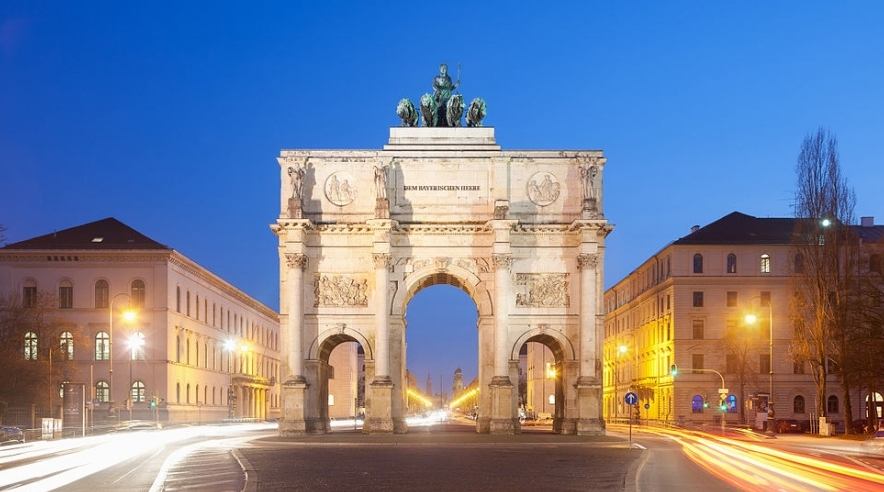 Victory gate or Siegestor in Munich — München