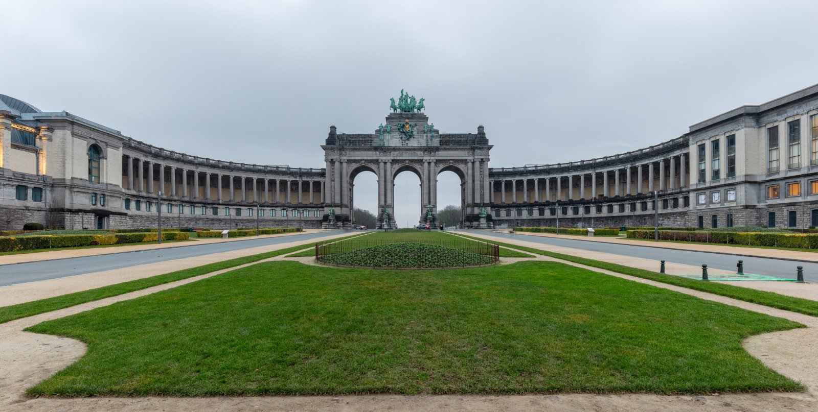 L'Arche du Cinquantenaire à Bruxelles - Bruxelles | Secret World Trip Planner