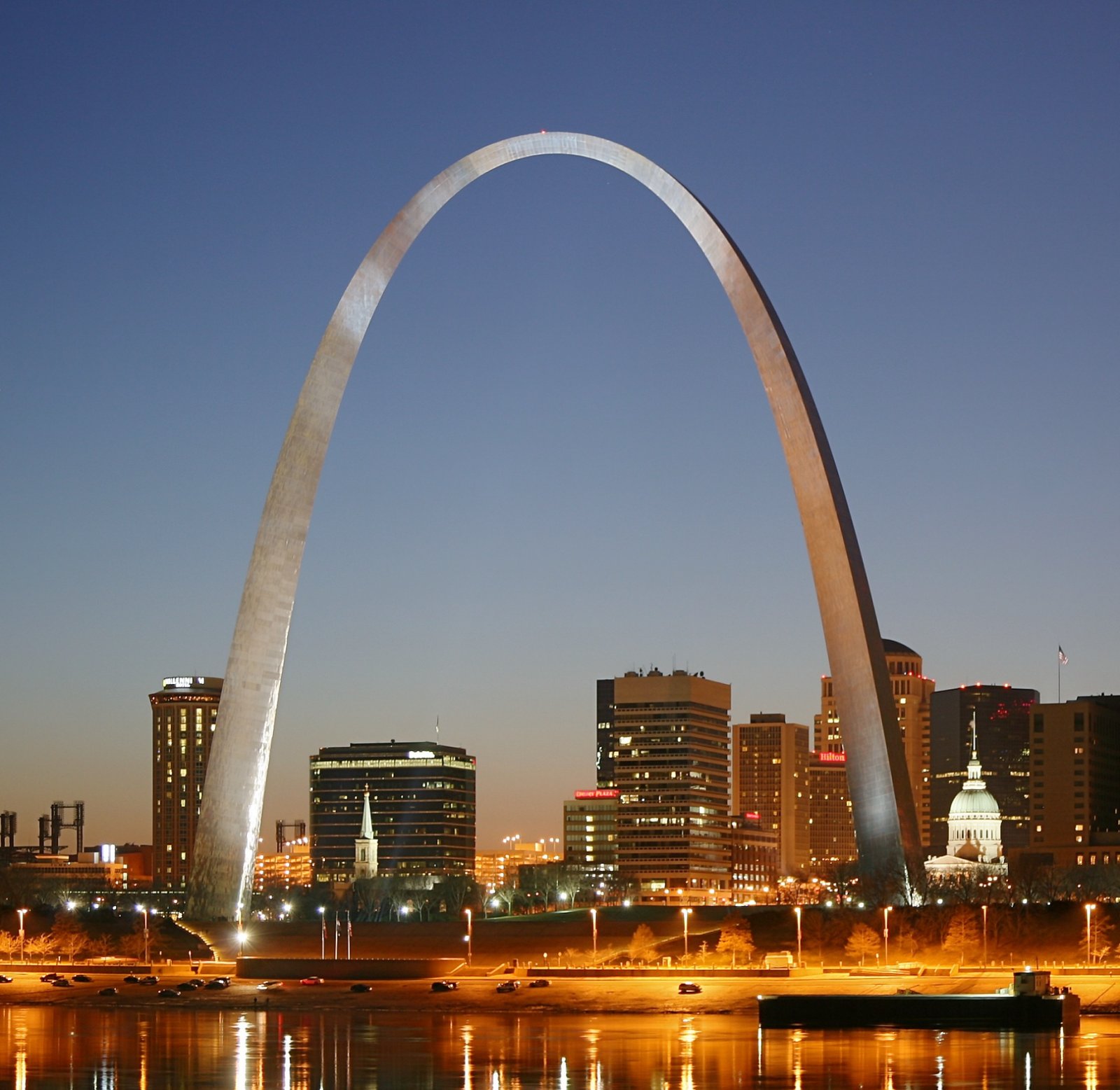 L'arche du Gateway est le plus haut monument en forme d'arche aux États-Unis - St. Louis | Secret World Trip Planner