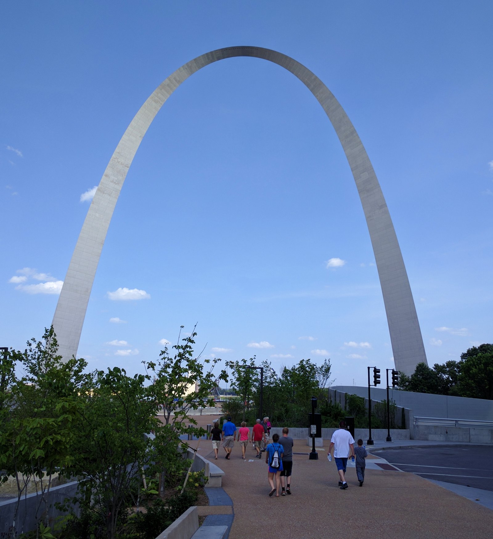 L'arche du Gateway est le plus haut monument en forme d'arche aux États-Unis - St. Louis | Secret World Trip Planner