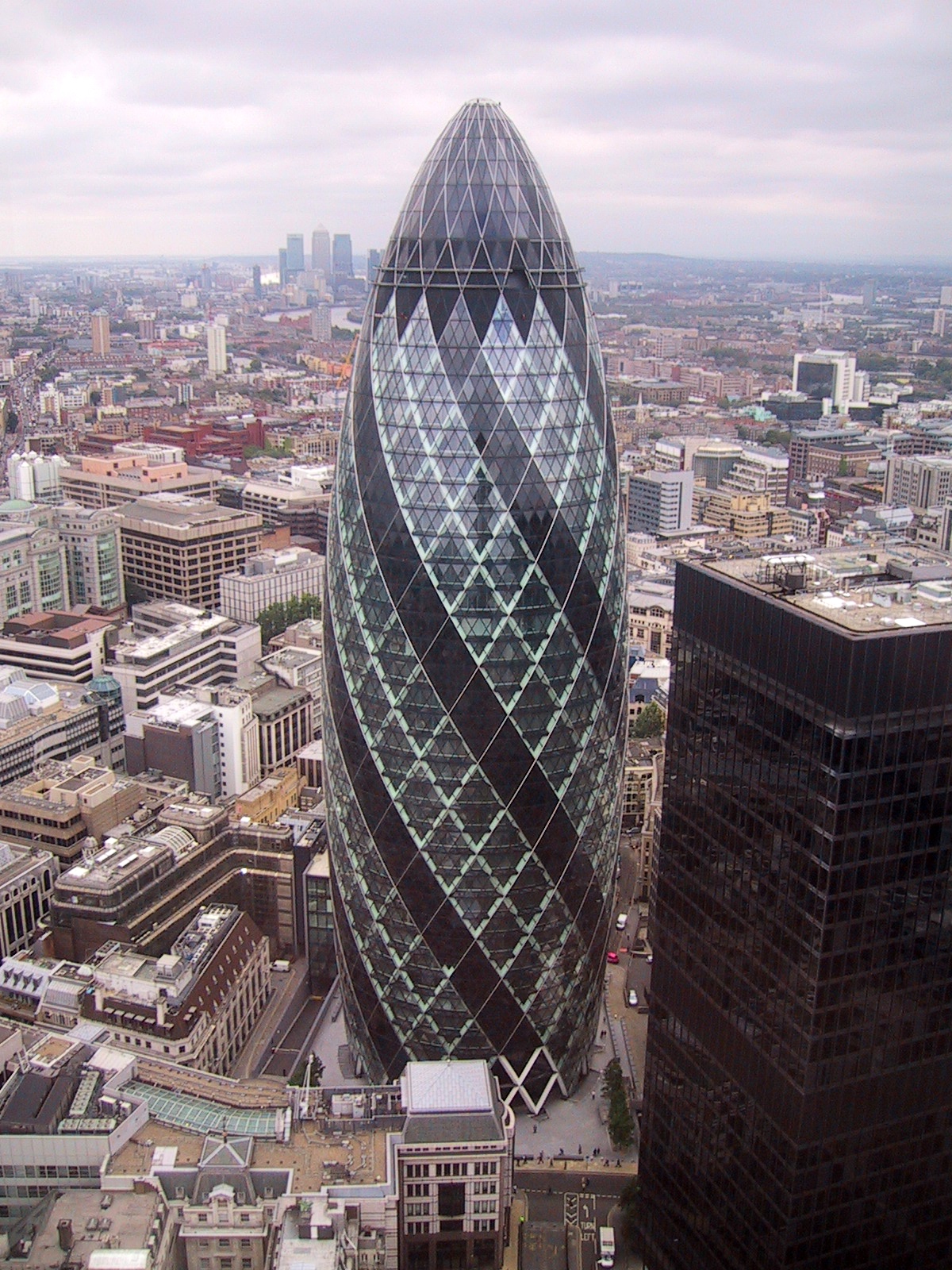 30 St Mary Axe-маъмул достопримечательность Лондон-Сити - 30 St Mary Axe | Secret World Trip Planner