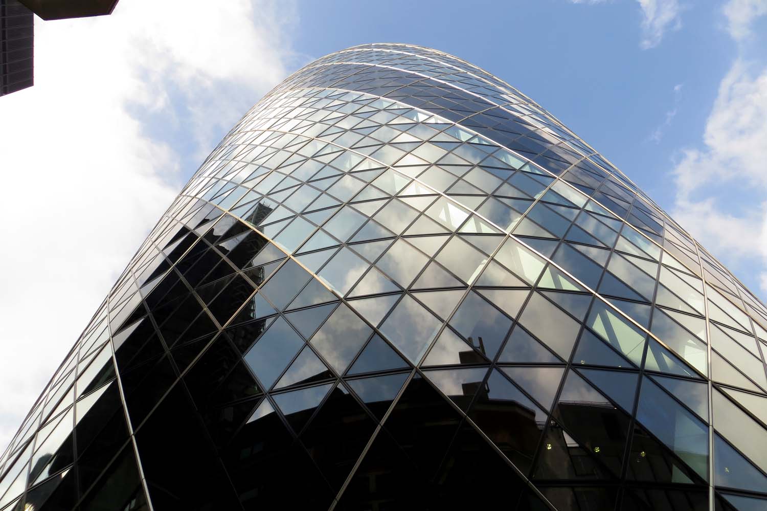30 St Mary Axe-маъмул достопримечательность Лондон-Сити - 30 St Mary Axe | Secret World Trip Planner