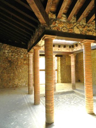 Wangsa Menander - Pompei | Secret World Trip Planner