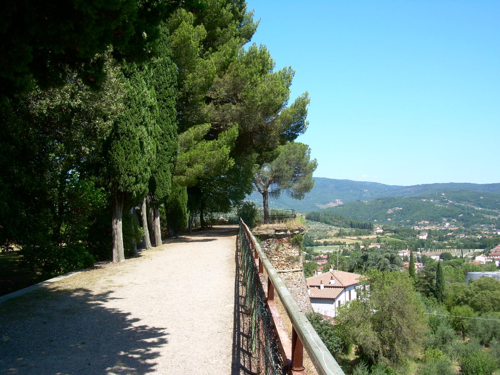 Arezzo ແລະການແພດທີ່ມີສົງຄາ - Arezzo | Secret World Trip Planner