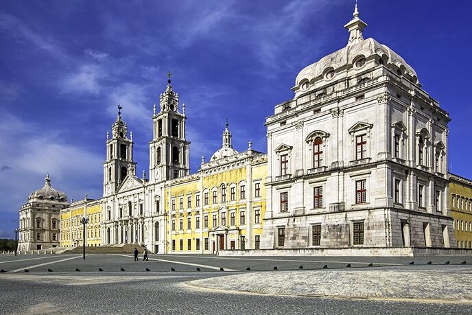 Mafra: a pretty little town  with an extravagant Palace — Mafra