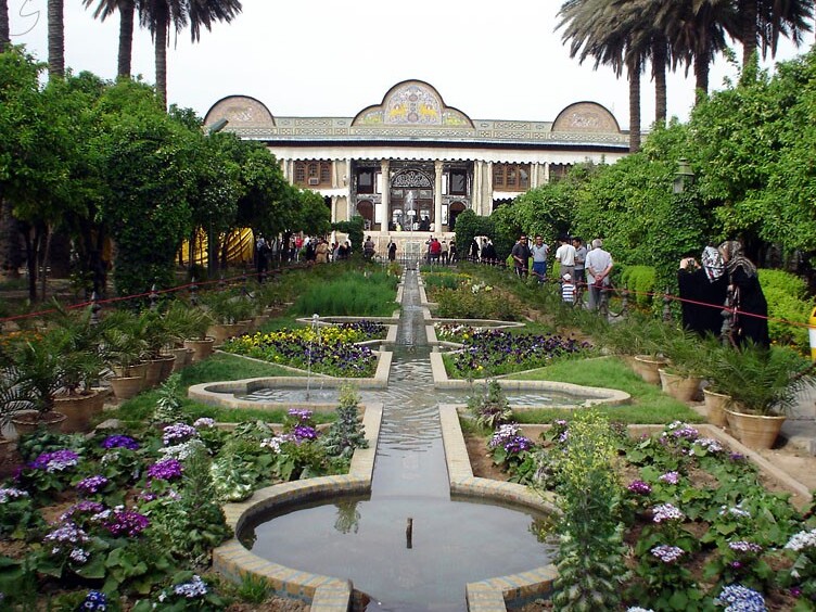 Delgosha Garden is the oldest garden in Shiraz (Iran ) — Shiraz