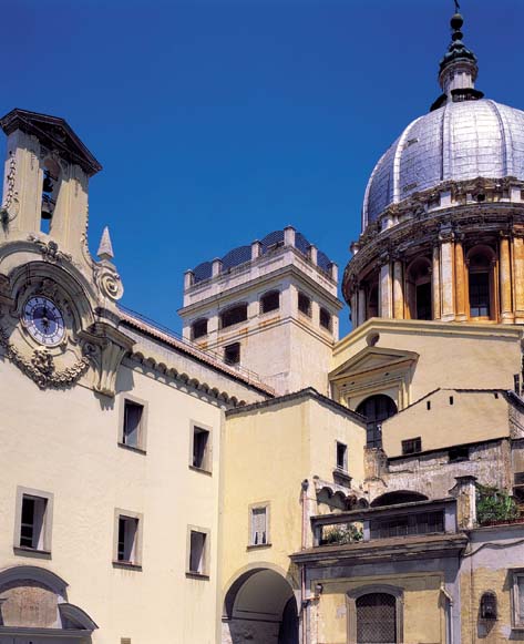 റോമൻ ക്ലോക്ക് - Napoli | Secret World Trip Planner