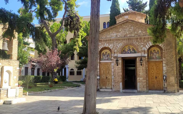 Monastère de Petraki : Un sanctuaire byzantin au milieu de l'agitation athénienne - Athina | Secret World Trip Planner