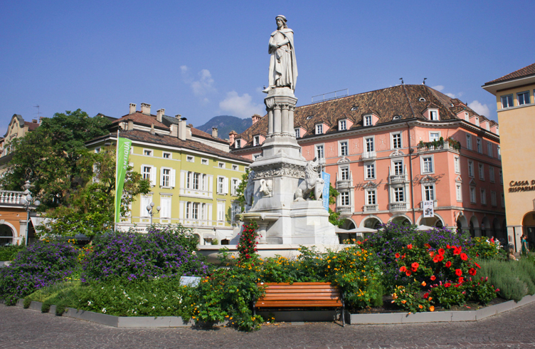 Piazza Walther, le centre absolu de Bolzano - Bolzano | Secret World Trip Planner