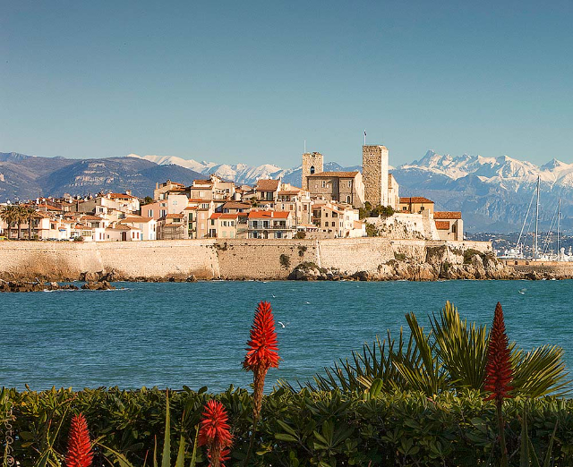 Antibes, Piękna - Antibes | Secret World Trip Planner