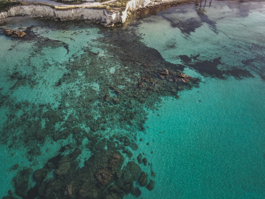 Fontaines blanches : les tropiques méditerranéens - Fontane Bianche | Secret World Trip Planner