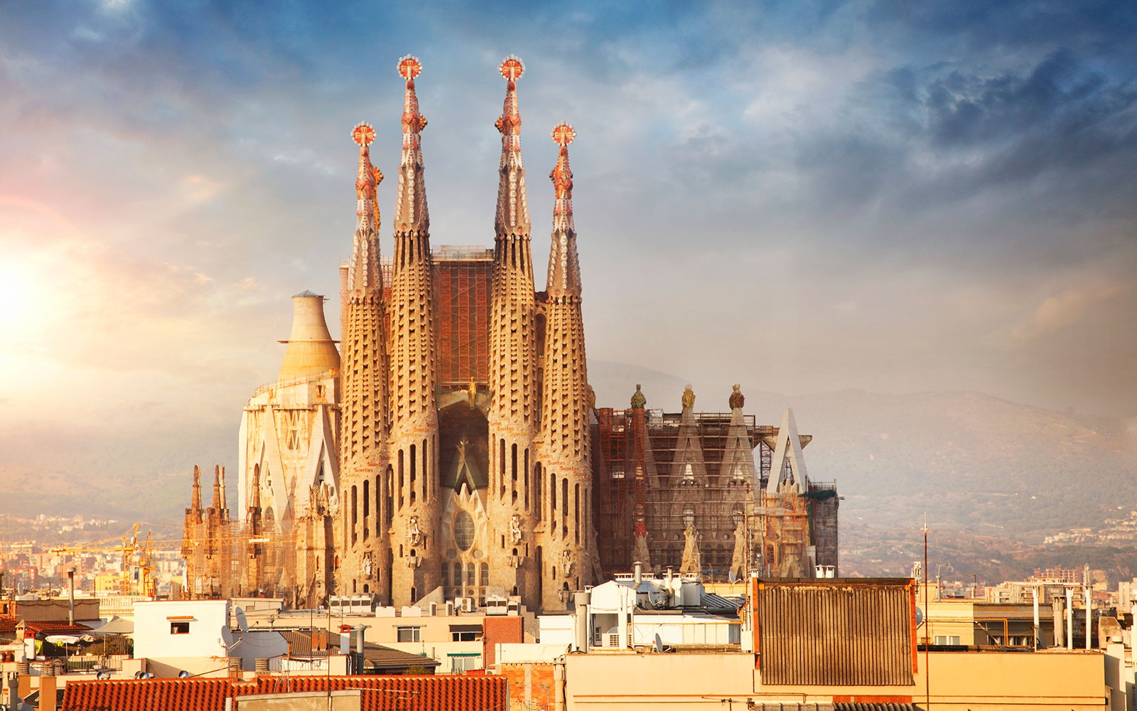 সাগ্রাদা ফ্যামিলিয়া - Barcelona | Secret World Trip Planner