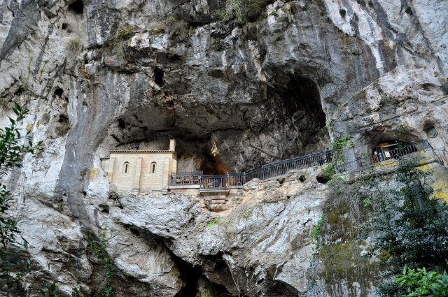 Sanctuaire de Covadonga - Covadonga | Secret World Trip Planner